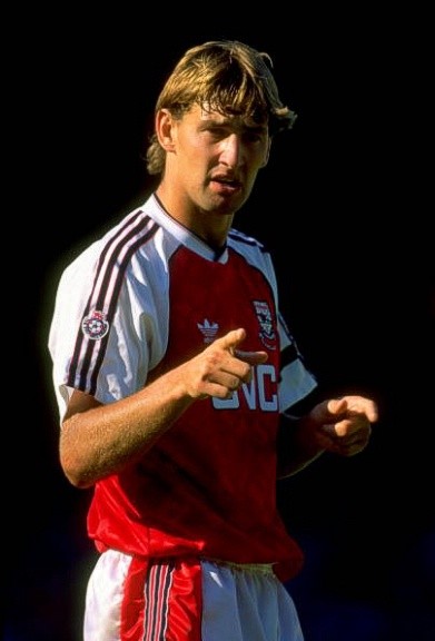 Rijkaard Số 14 - Huyền Thoại Điềm Tĩnh Vượt Thời Gian